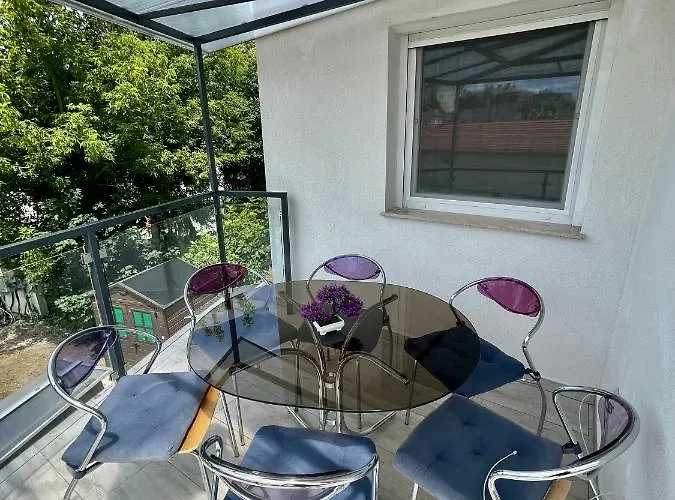 Apartment Moonlight *